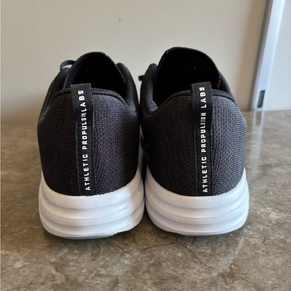 APL Trainers - Picture 3 of 5